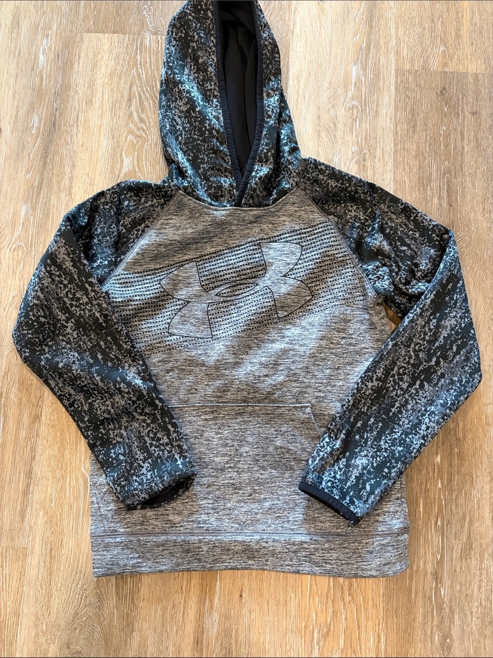 Under Armour Boy’s Gray & Black Hooded Pullover Sweatshirt